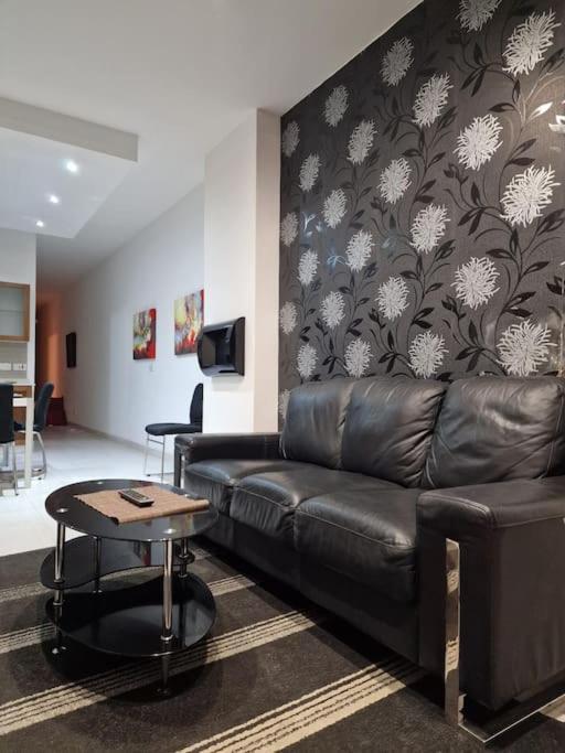 City Center Properties - Modern Two Bedroom Apartment With A Hot Tub And Amazing Location St. Paul's Bay Exterior foto